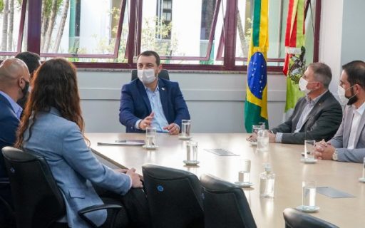 Governo do Estado e iniciativa privada debatem ações de prevenção à peste suína africana