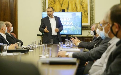 Ao lado da bancada do Oeste, governador propõe novas ações de combate à estiagem