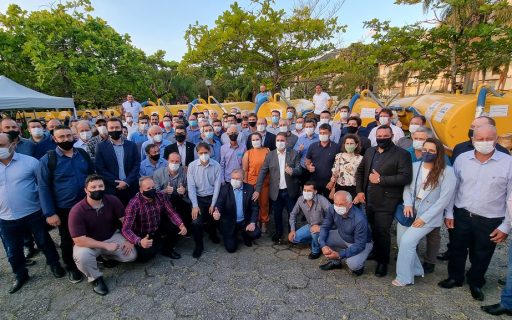Estado entrega 236 equipamentos agrícolas para fortalecer a agricultura familiar catarinense