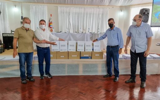 Agricultura entrega documentação para regularizar mais de 1,8 mil imóveis rurais de Abelardo Luz