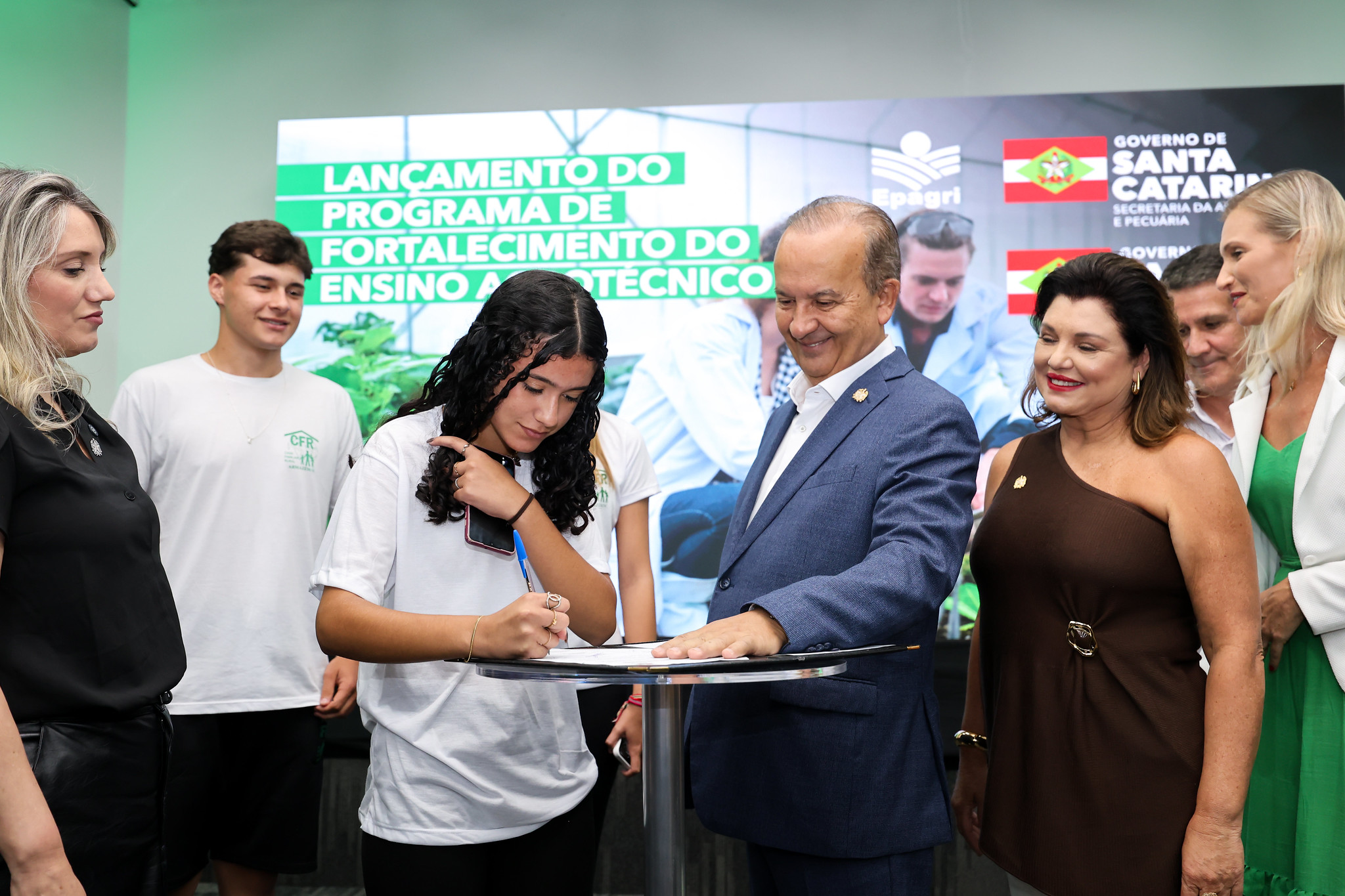 Governador lança Programa de Fortalecimento do Ensino Agrotécnico das Casas Familiares Rurais com investimento de quase R$ 18 milhões